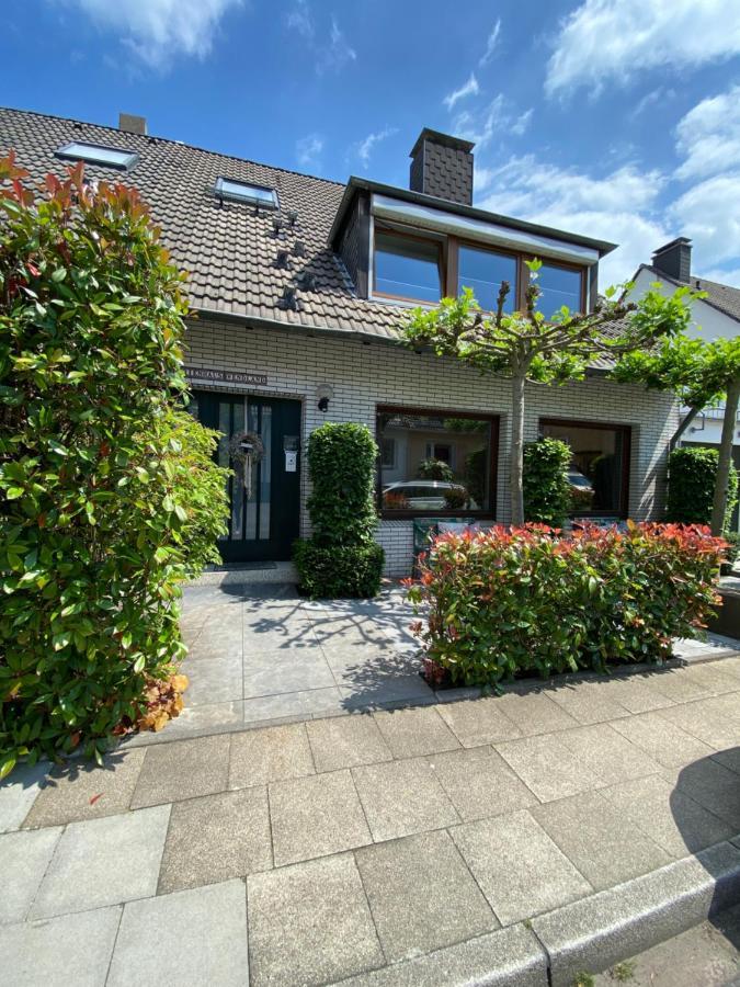 Private Wellness Suiten Mit Whirlpool Essen Exterior photo