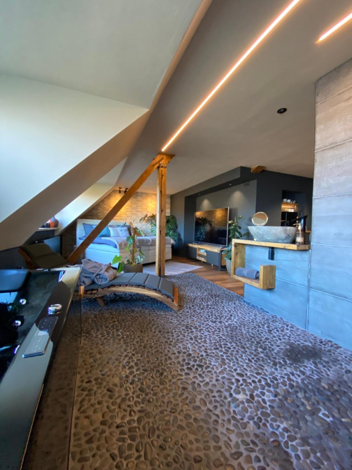 Private Wellness Suiten Mit Whirlpool Essen Exterior photo